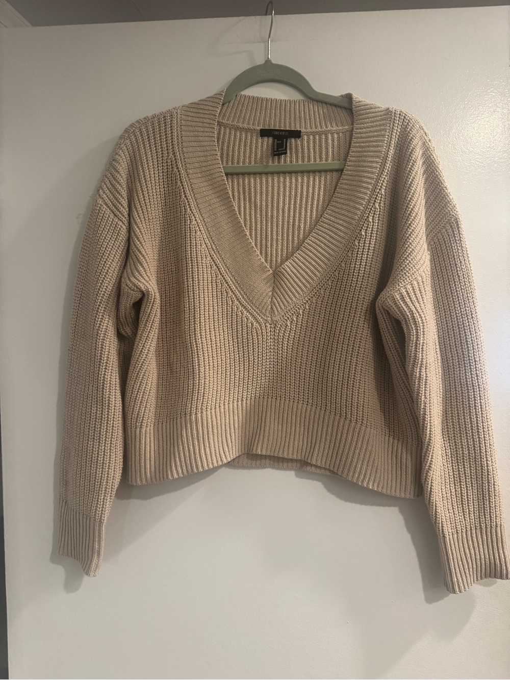 Forever 21 Beige Chunky Knit Cropped V-Neck Sweater Medium Cozy